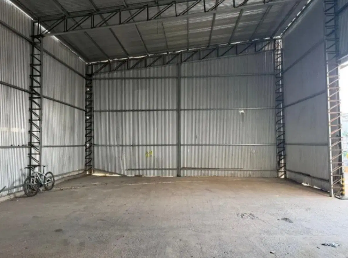 Galpónes en Alquiler - Predio Industrial y Logistico - Entre 100M2 y 1500M2 5