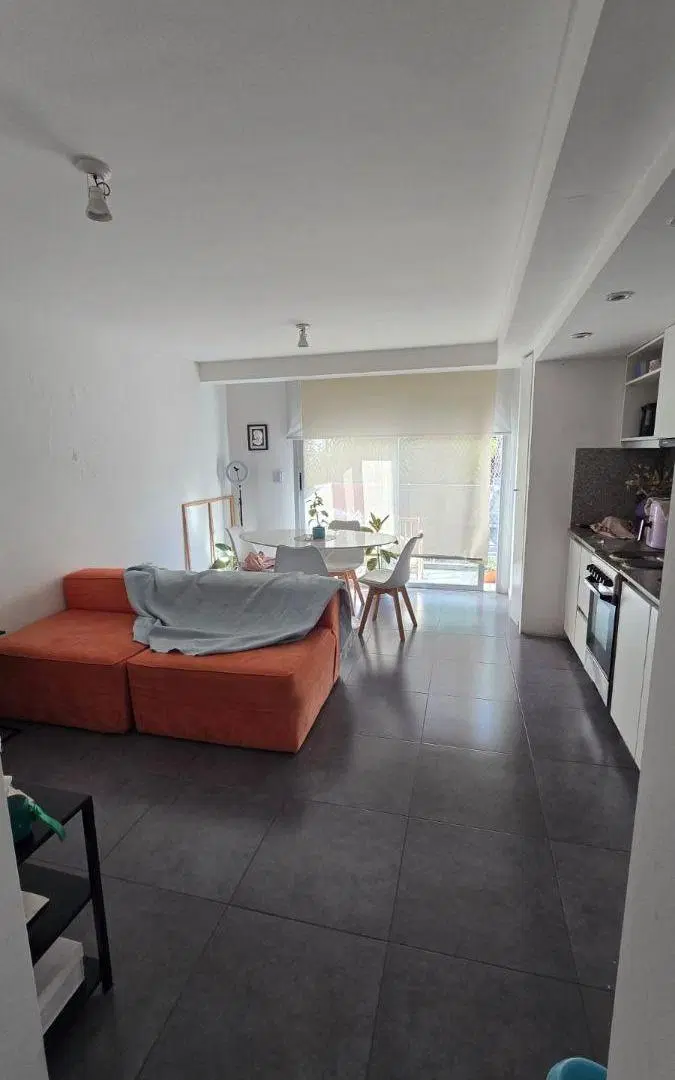 DEPARTAMENTO 2 AMBIENTES | FRENTE CON BALCÓN | CASTELAR NORTE CENTRO 2