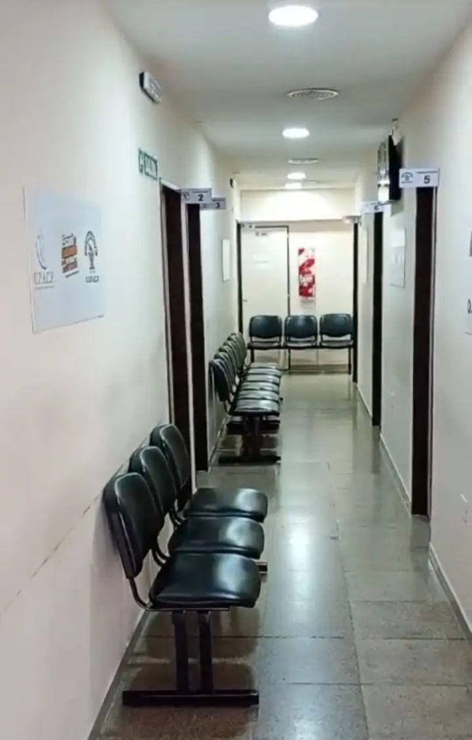 Foto de Importante Local 9 Consultorios Medicos Excelente Ubicación Merlo, imagen 5