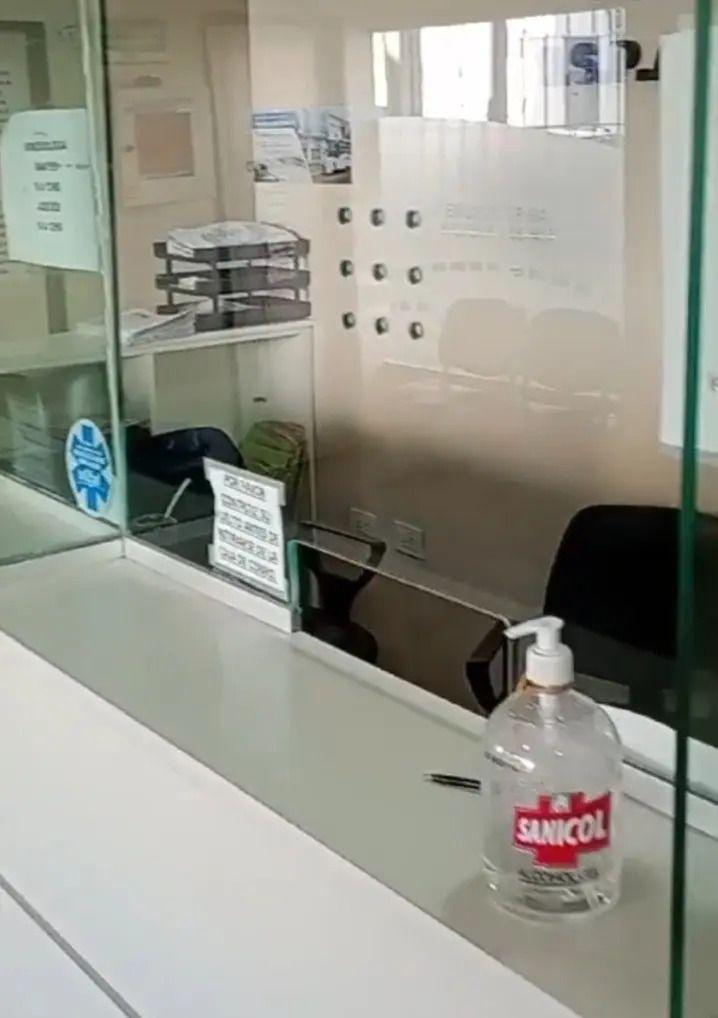 Foto de Importante Local 9 Consultorios Medicos Excelente Ubicación Merlo, imagen 2