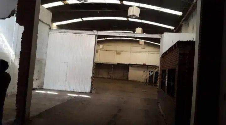 Foto de Galpón/depósito 800m2 - Excelente Ubicacion Y Accesos - Moreno A 10 Mts, imagen 1