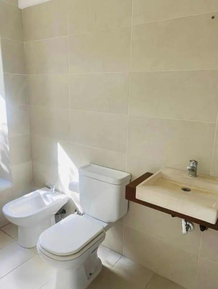 Foto de Hermoso Departamento De 3 Ambientes En Castelar Norte Con Terraza, imagen 3
