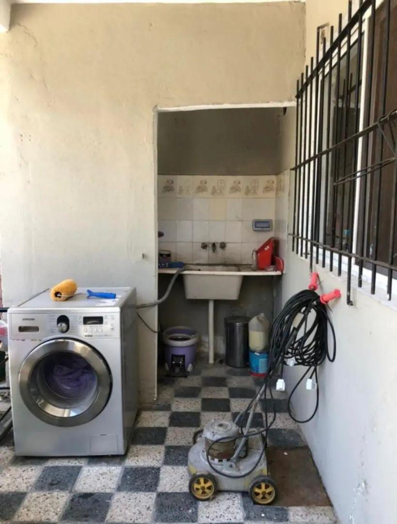 Foto de Casa En Venta En Villa Gobernador Udaondo Con Piscina, imagen 4