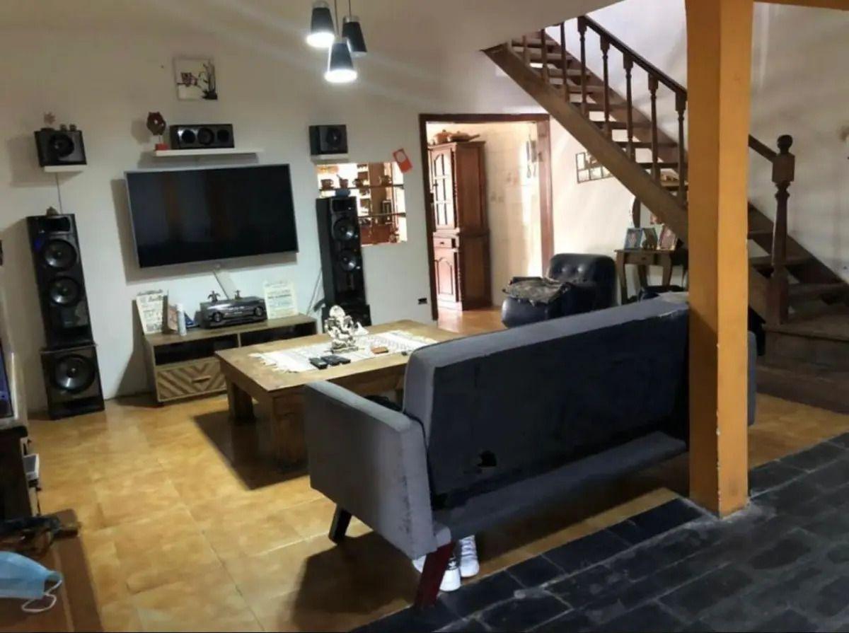 Foto de Casa En Venta En Villa Gobernador Udaondo Con Piscina, imagen 1