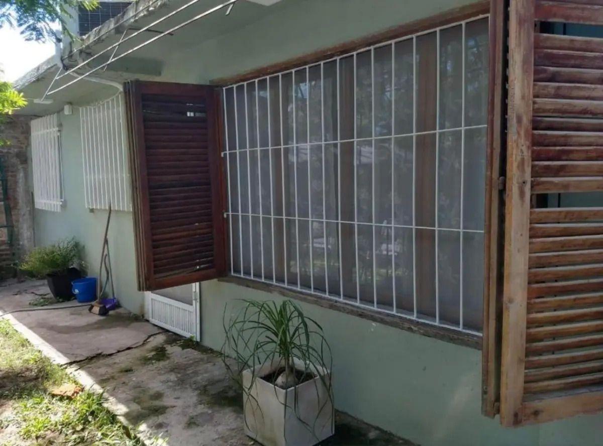 Foto de Casa En Venta En Villa Gobernador Udaondo Con Piscina, imagen 5