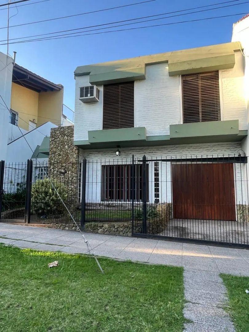 Foto de Casa En Venta En Castelar Con Jardín Y Terraza, imagen 3