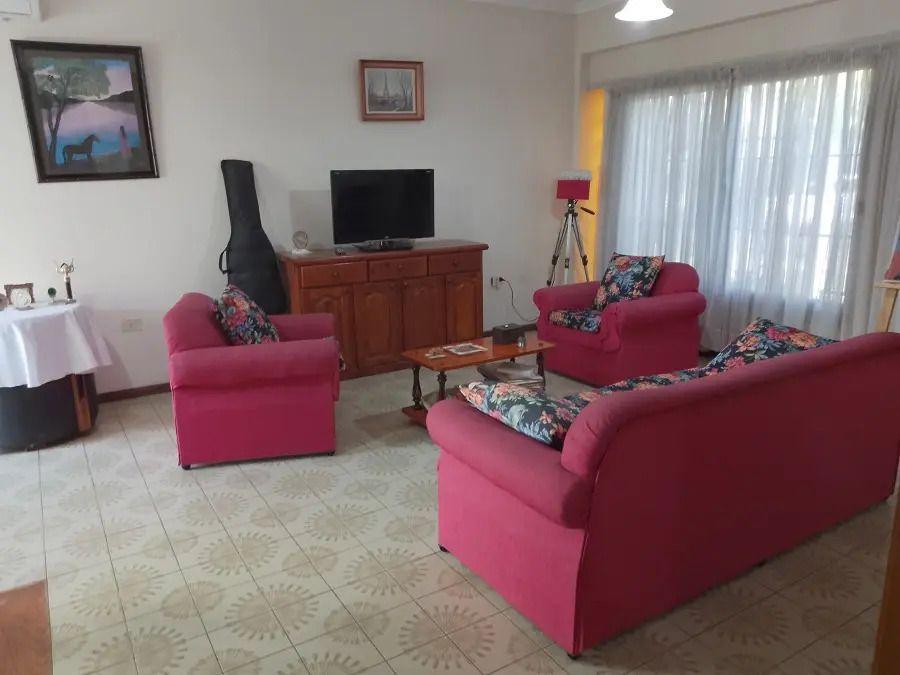 Foto de Casa En Venta En Castelar Con Jardín Y Terraza, imagen 4