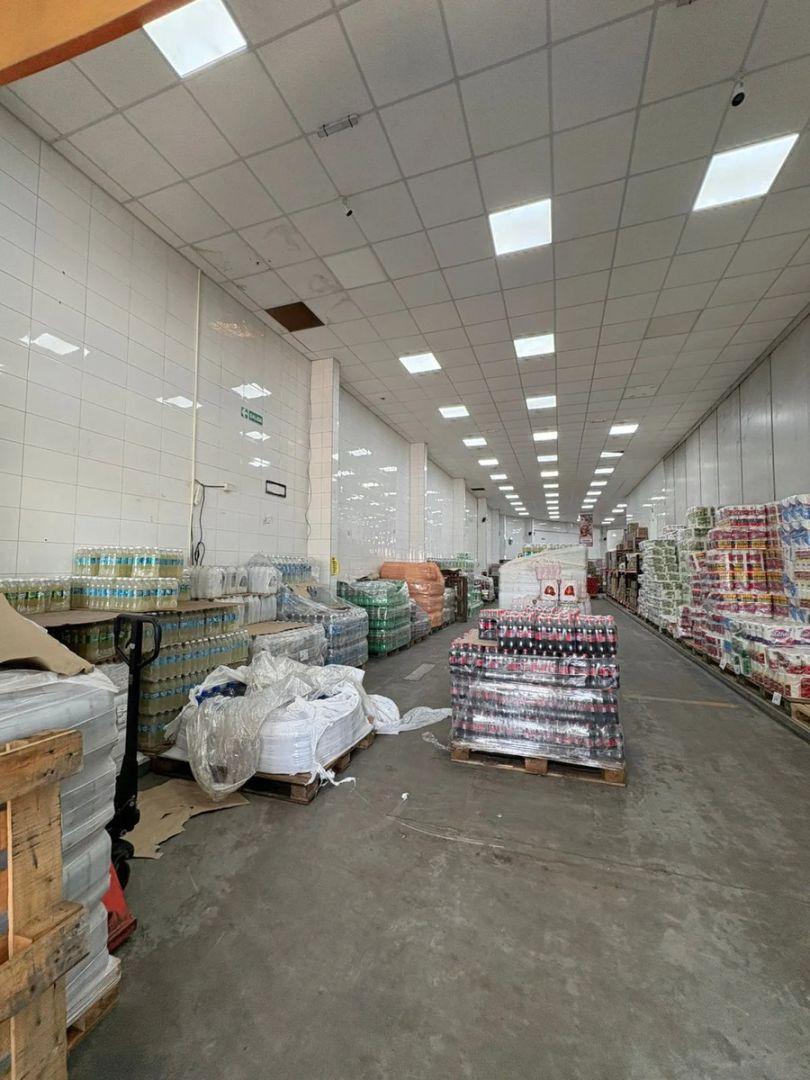 Foto de Local Comercial 700m2 - Salida A 2 Calles - Sobre Colectora Acceso Oeste, imagen 4