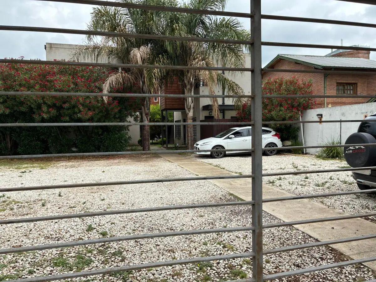 Foto de Duplex Tres Ambientes En Condominio Con Cochera Descubierta, imagen 4
