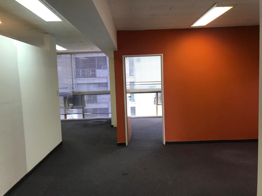 Foto de Oficina de 325m divisible en 2- Excelente Luz y Vista, imagen 2