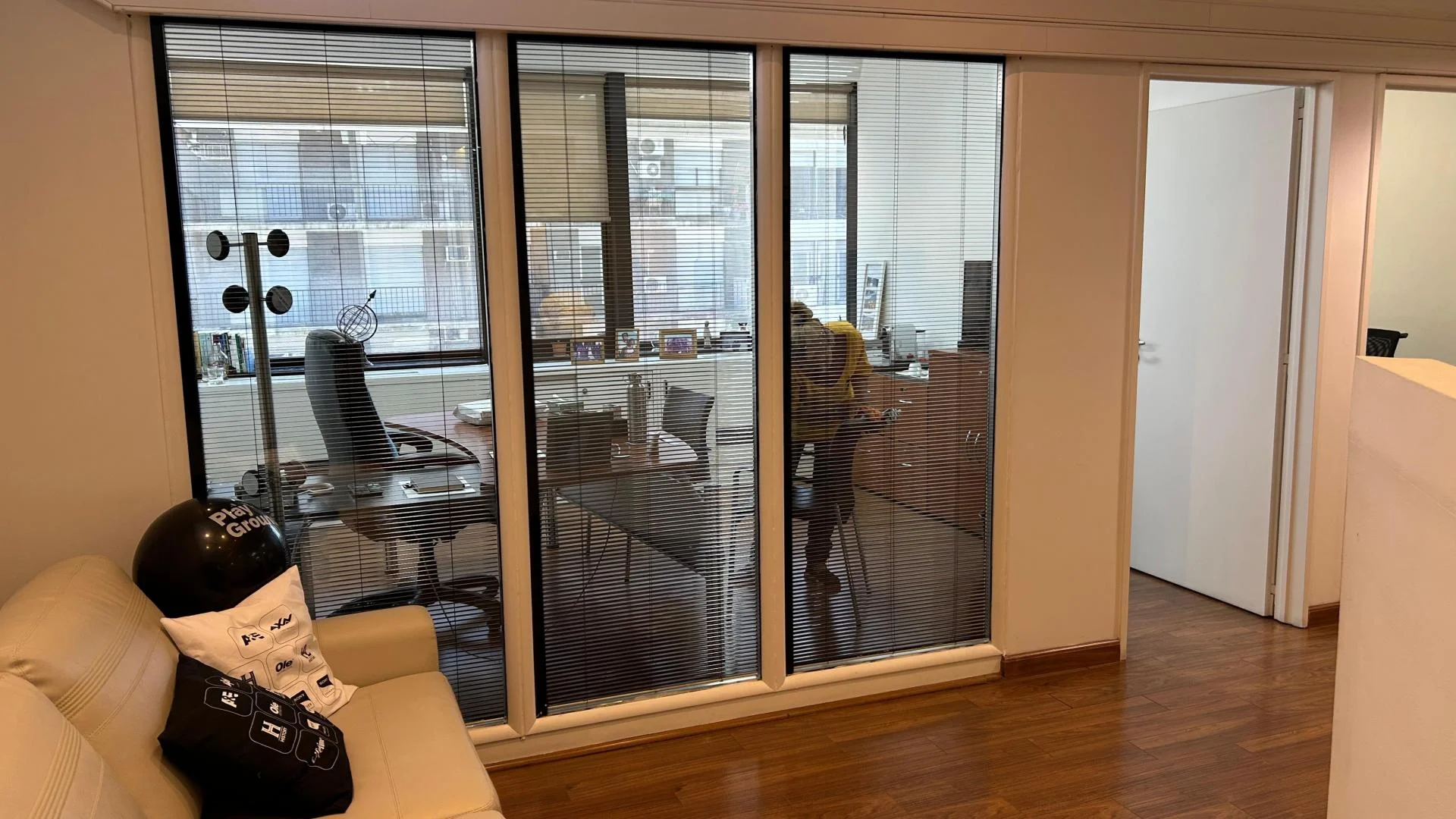 Foto de Piso 7 con vista a Plaza San Martín!!!, imagen 3