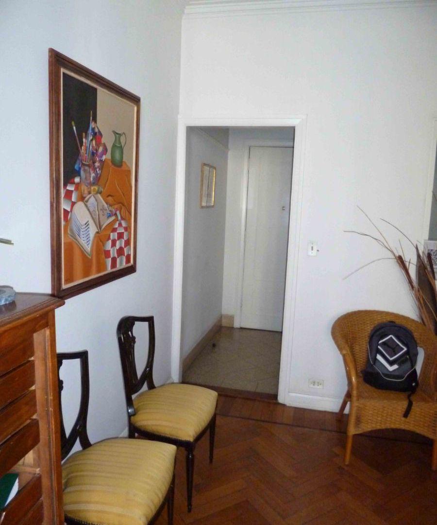 Departamento racionalista de 2 dormitorios con ubicación estratégia