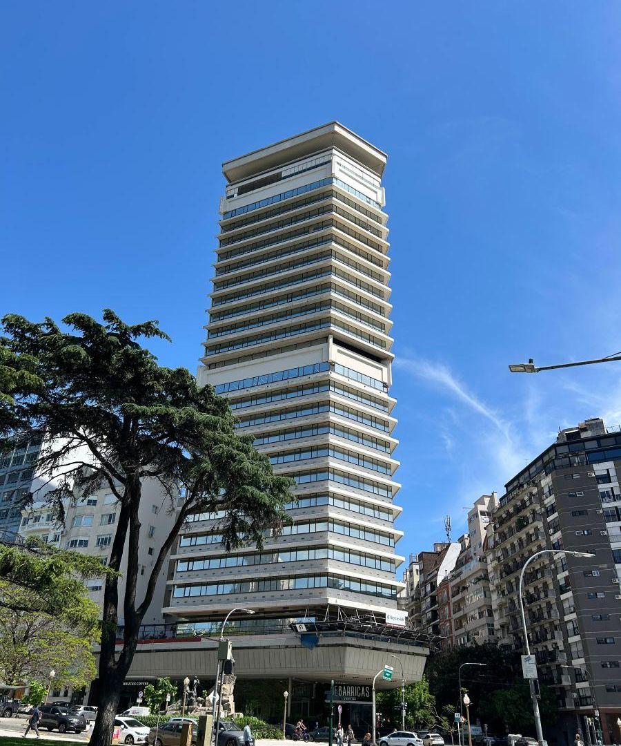 Oficina Premium Categoría A en piso 20. Totalmente amoblada!!!