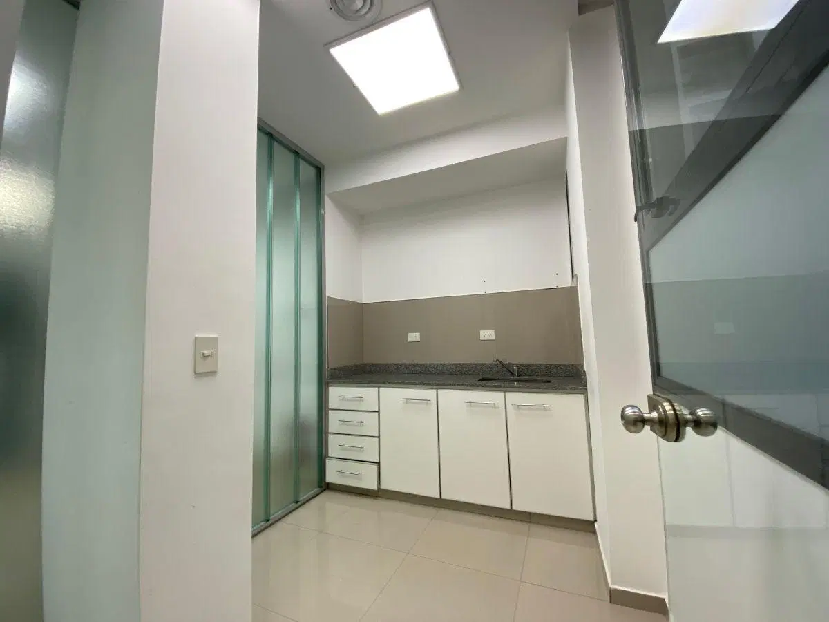 Oficina totalmente reciclada de 110m2 en el Emblemático Edificio SAFICO! 2
