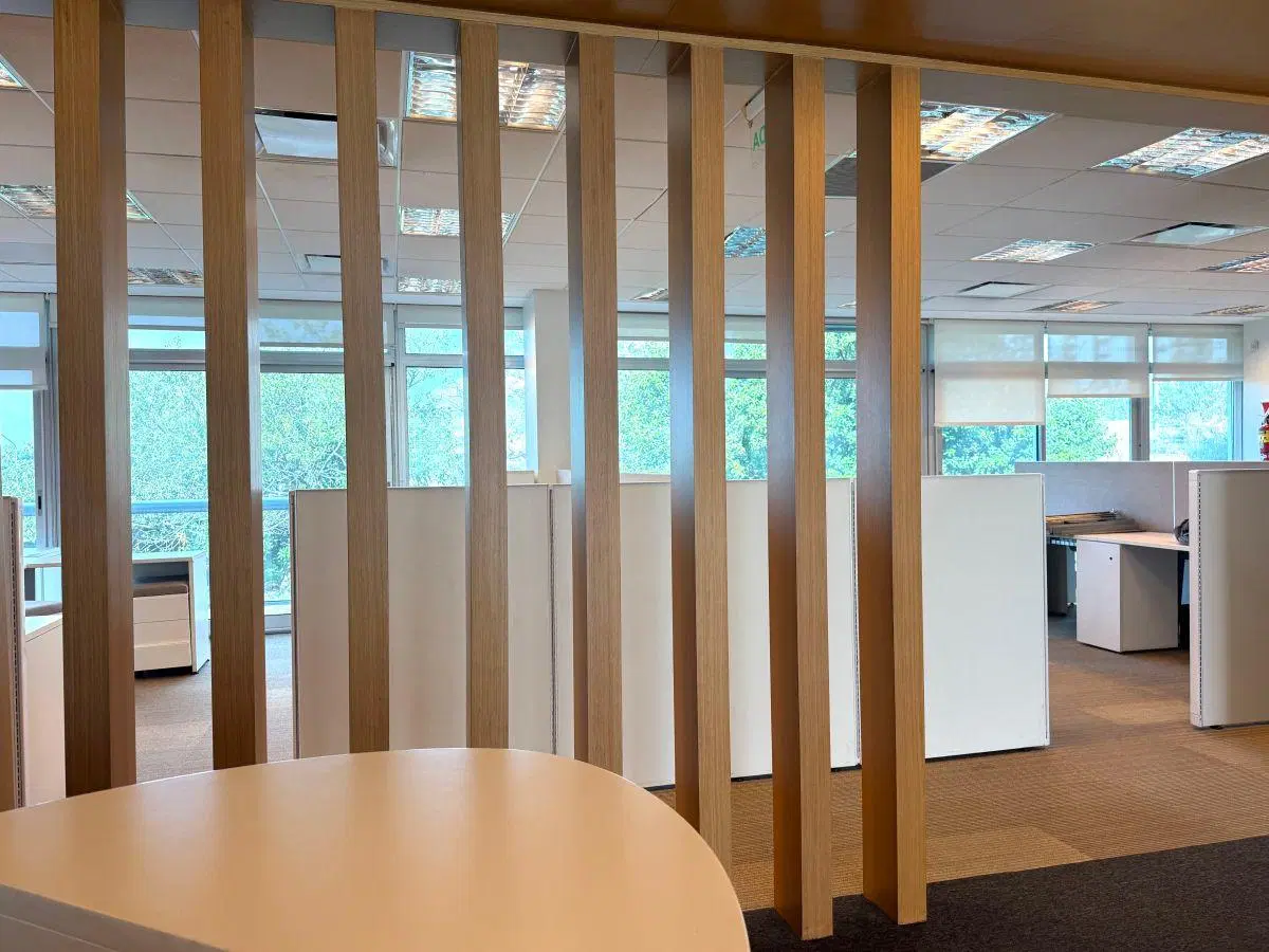 Piso Corporativo 560 m² + 10 Cocheras | Amoblado | Vista al Río en Vte Lopez 3