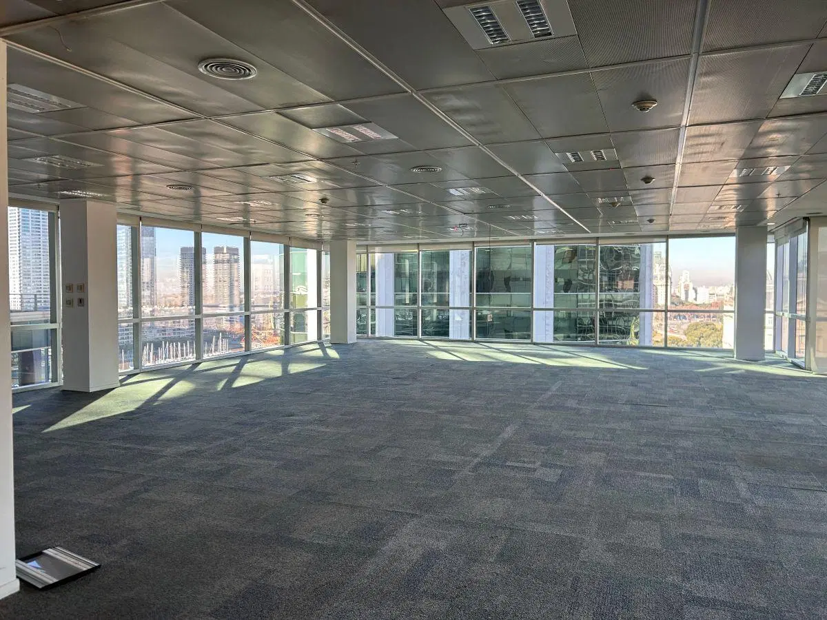 Piso de 500m2 con excelentes vistas 1