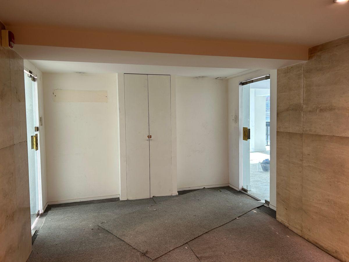 Foto de Venta o Alquiler. Oficina reciclada a una cuadra de Plaza San Martin, imagen 2