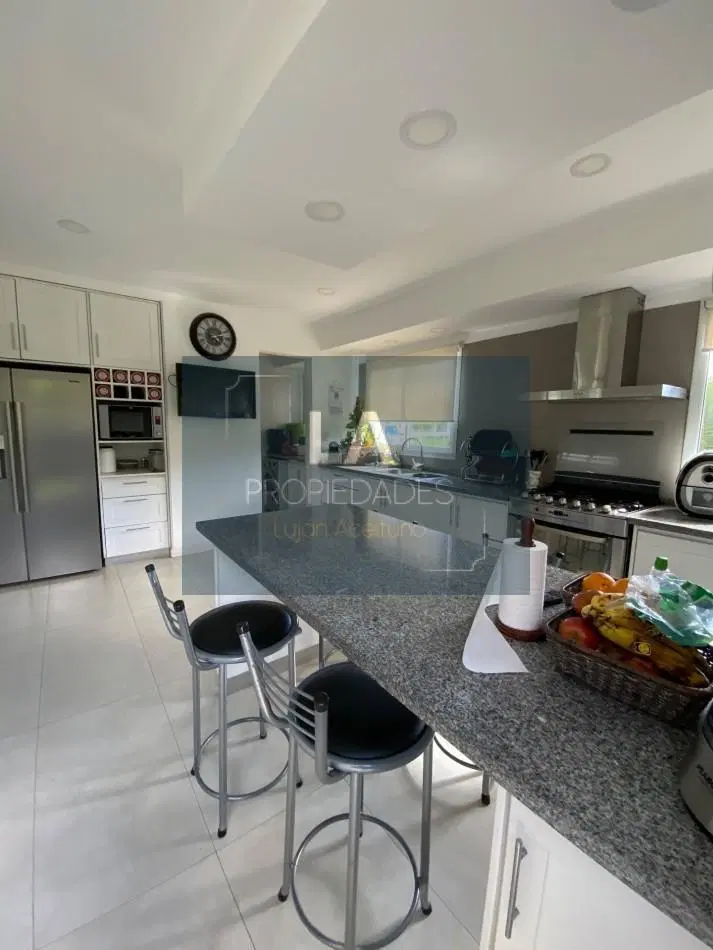 RUMENCO CASA EN VENTA DE 5 AMB CON PILETA 3