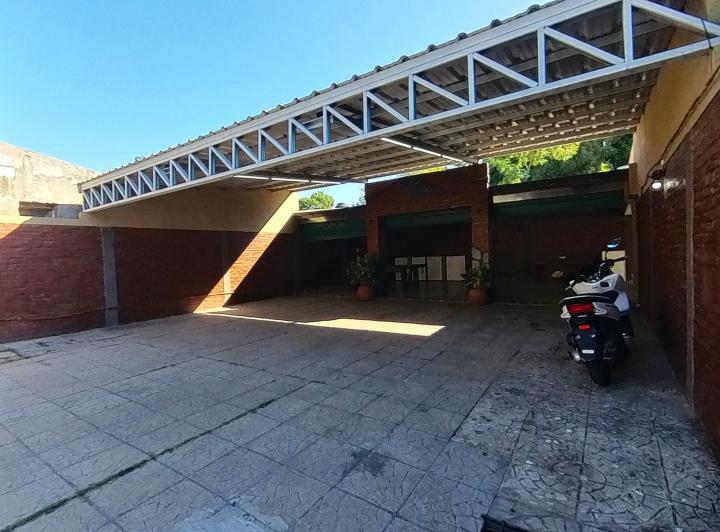CASA DE 4 HABITACIONES  AMUEBLADA CON PISCINA Y QUINCHO 2