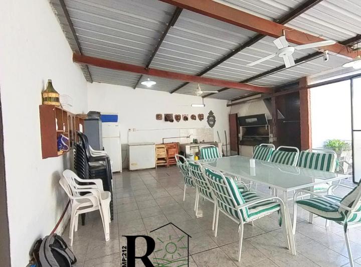CASA CON PISCINA Y QUINCHO - BARRANQUERAS 2