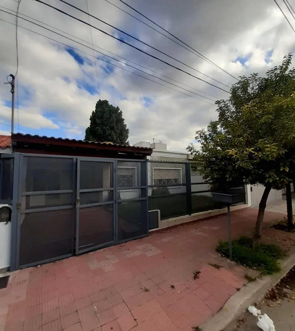 BARRIO JARDIN CASA 3 DORM A METROS CIUDAD UNIVERSITARIA 3