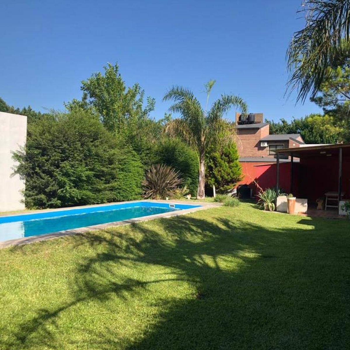 Inmejorable Casa en Ricardone 4