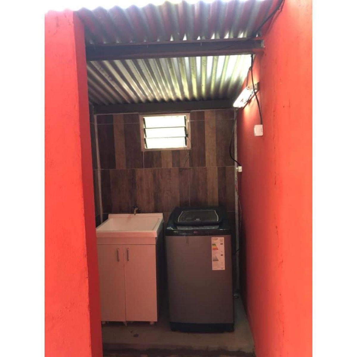 inmejorable casa en Ricardone