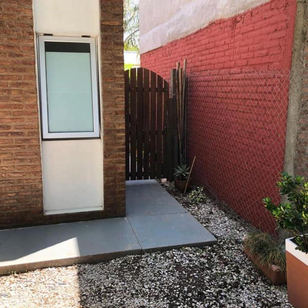Inmejorable Casa en Ricardone 5
