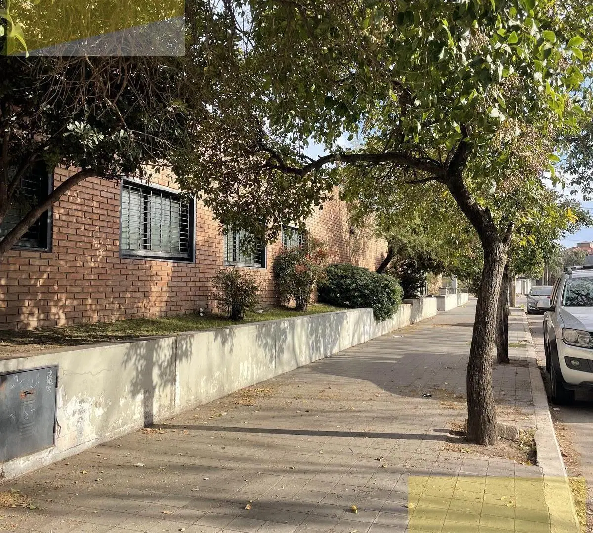 Gran inmueble en alquiler. Ex Privadito del Cerro de las Rosas, esquina Hugo Wast y Luis José de Tej 3