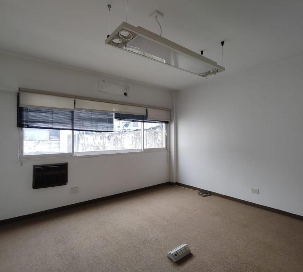 Vendo Oficina Apto Vivienda en Microcentro. 1