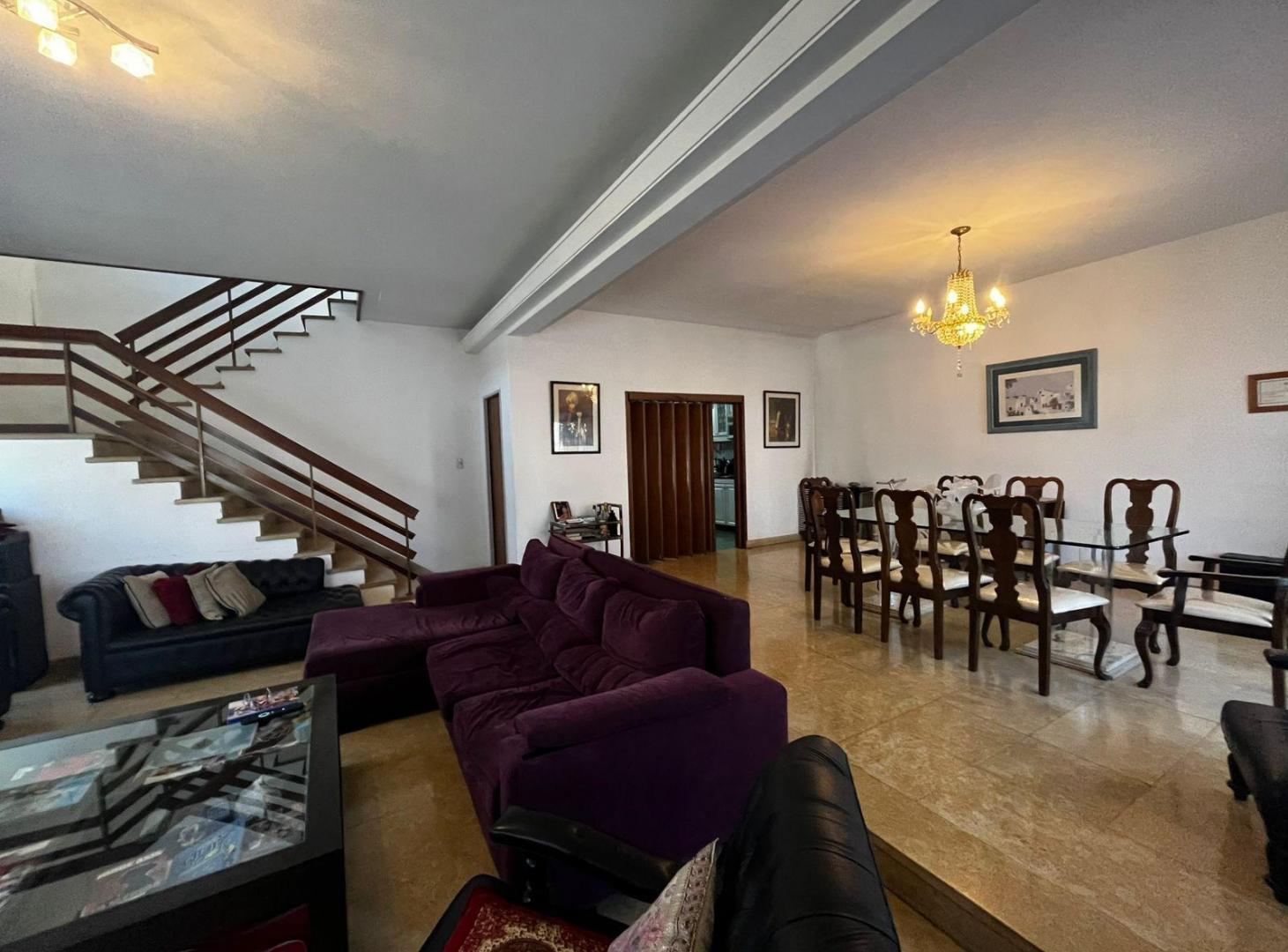 SAN ISIDRO. VENDO CASA 5 AMBIENTES