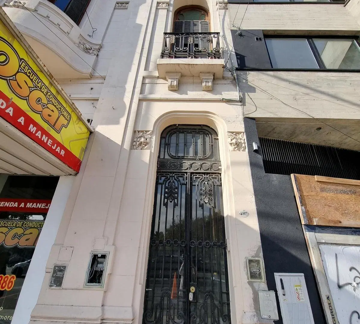 VENDO AMPLIO PH FRENTE A PARQUE CENTENARIO. CABALLITO 2