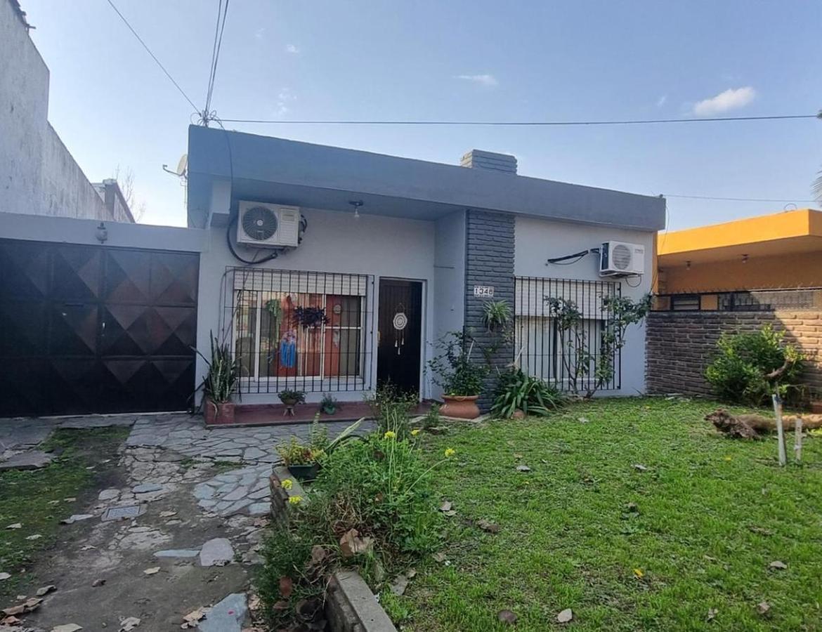 VENTA CASA MULTIFAMILIAR TERRENO PROPIO