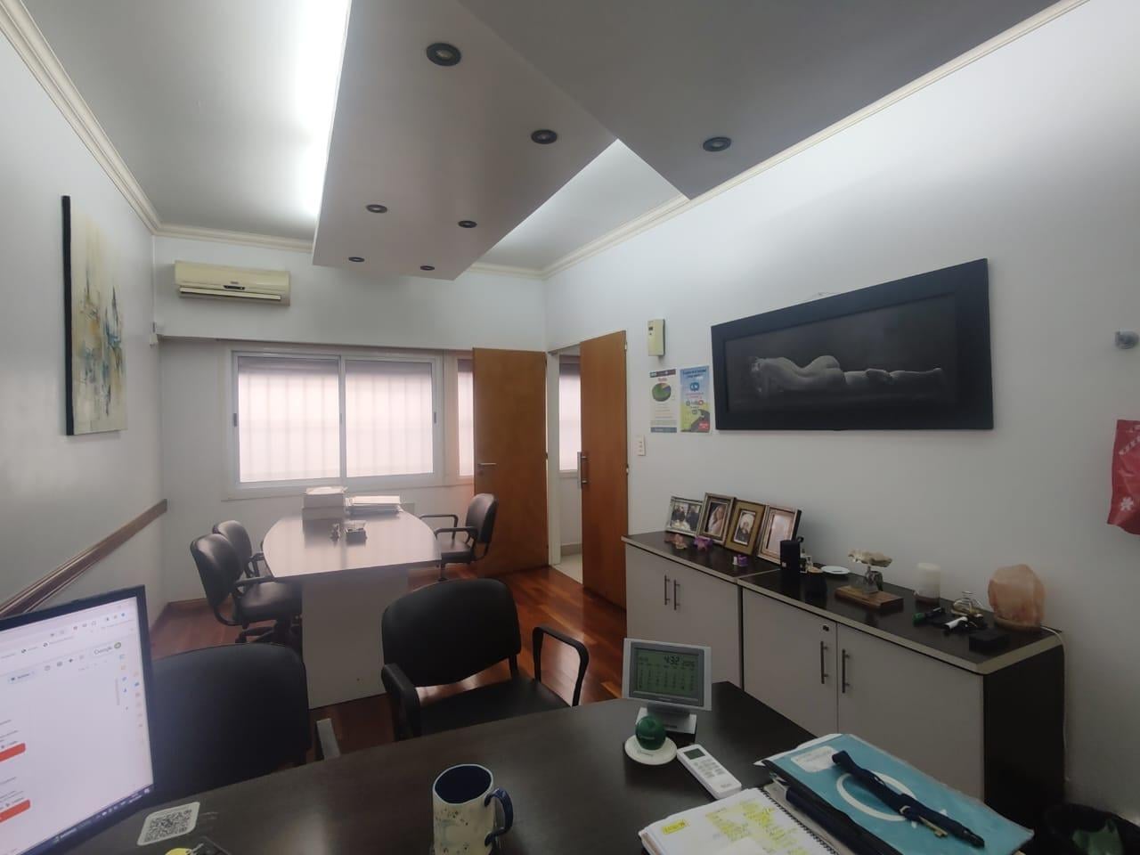 VENDO OFICINA DE 117 M2 AL CONTRAFRENTE EN EXCELENTE ESTADO. BARRIO NORTE