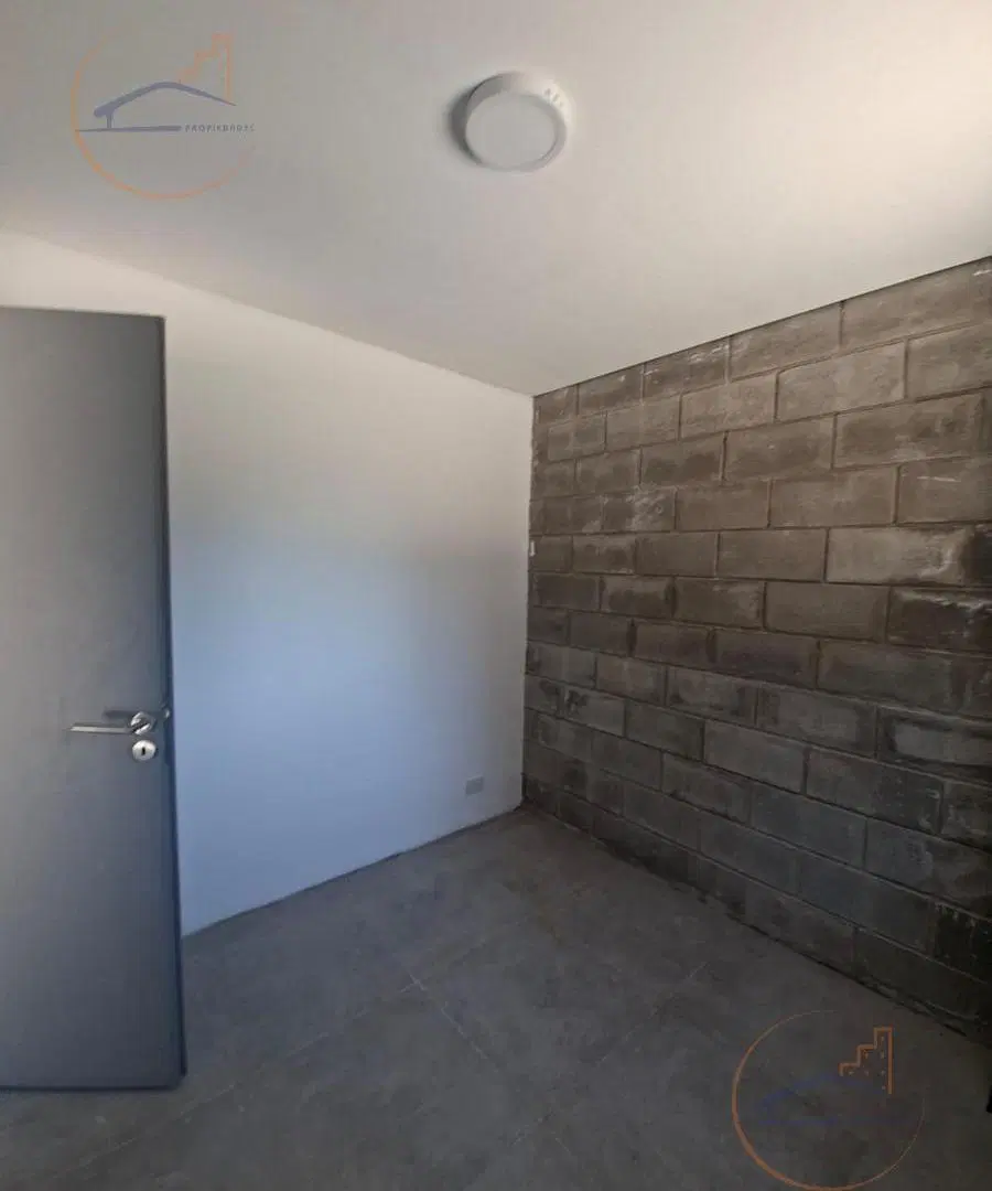 Depósitos en VENTA Y ALQUILER. Camino del Buen Ayre, bajada Debenedetti. San Martín 4