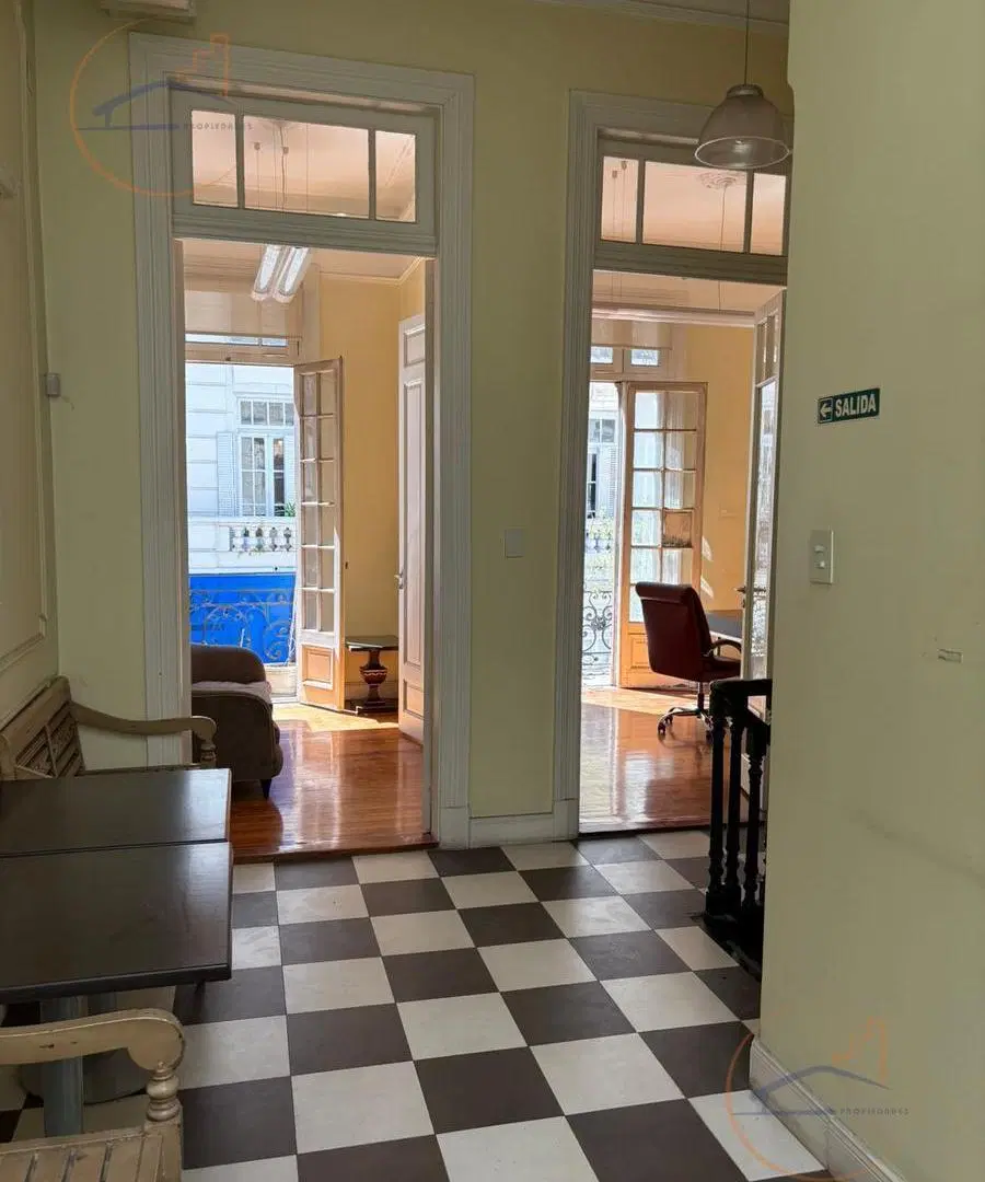 EXCELENTE EDIFICIO EN VENTA SOBRE LOTE PROPIO 4