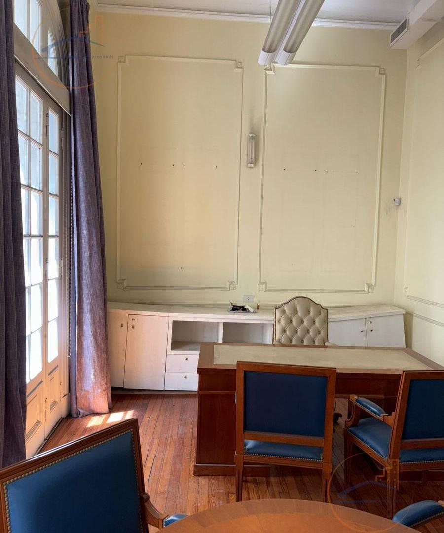 EXCELENTE EDIFICIO EN VENTA SOBRE LOTE PROPIO