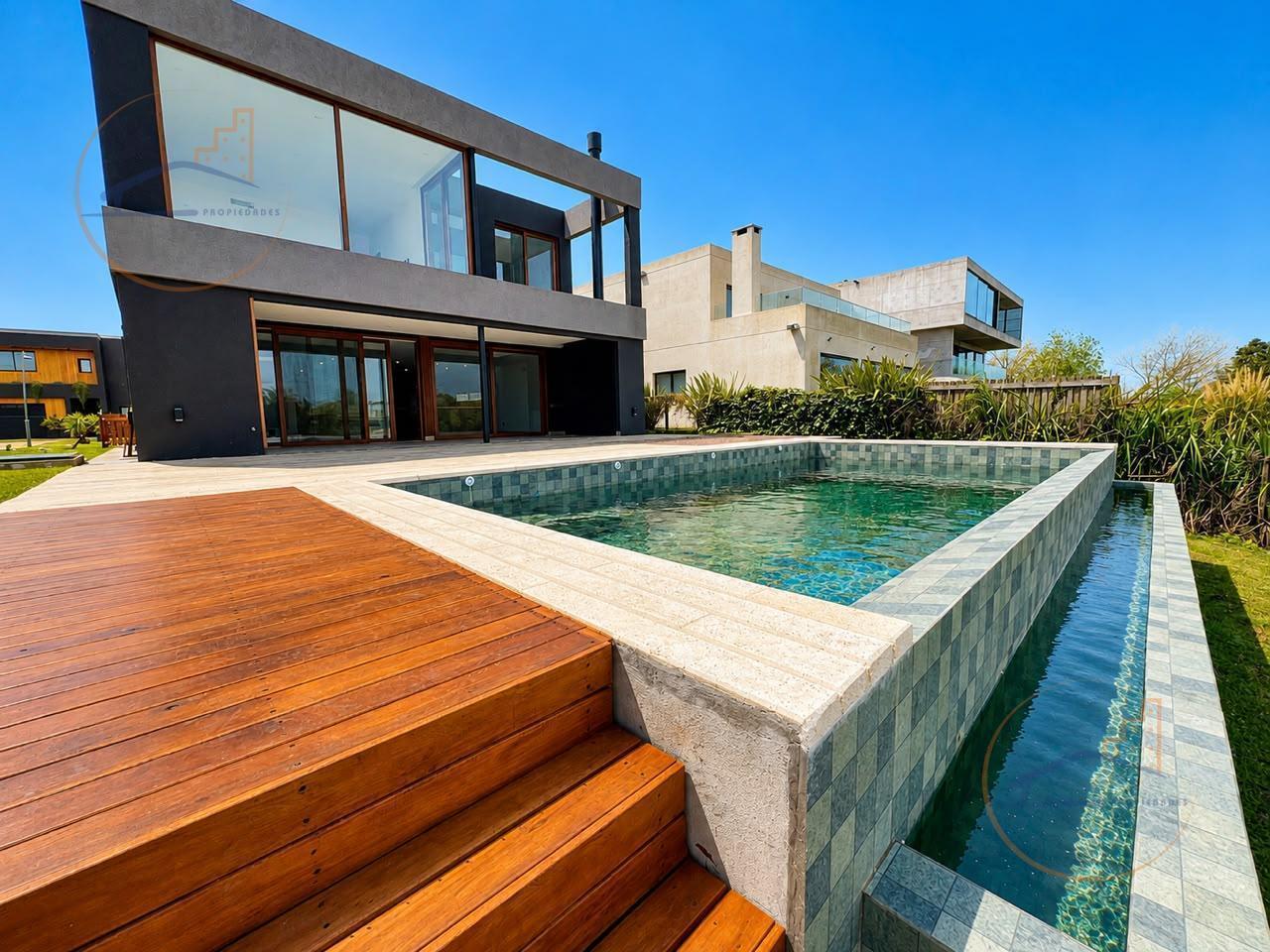 Foto de Casa en Venta Barrio Náutico El Canal, imagen 1