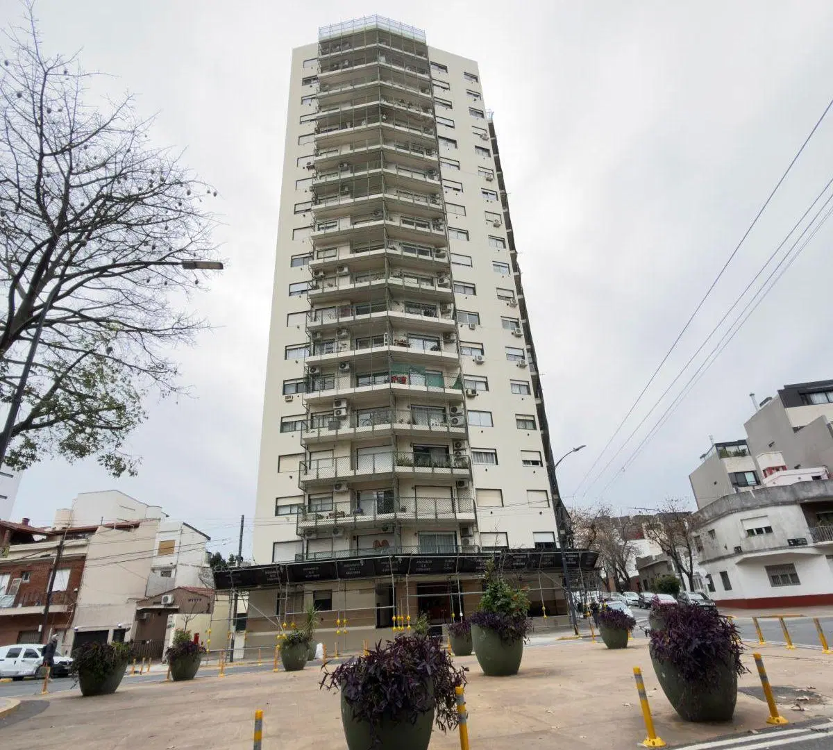Oportunidad en VENTA ! depto de 3 dorm + Living + comedor + cocina + Lavadero + toilette + baño comp 4