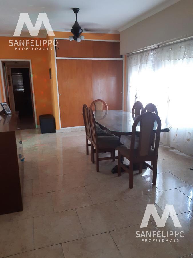 Foto de Casa en Venta con quincho o sitio comercial - Wilde - Avellaneda, imagen 1