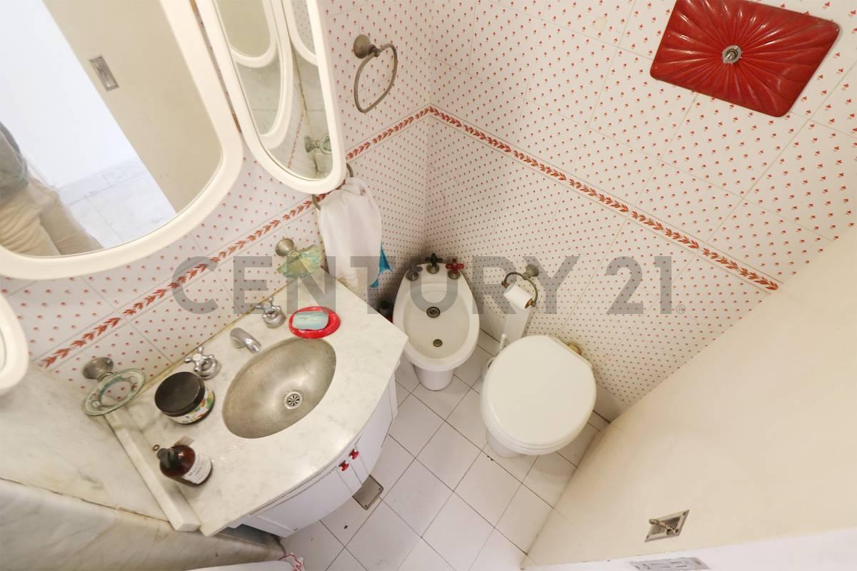 Venta Departamento Cuatro Ambientes C/ Dependencia en Flores 3