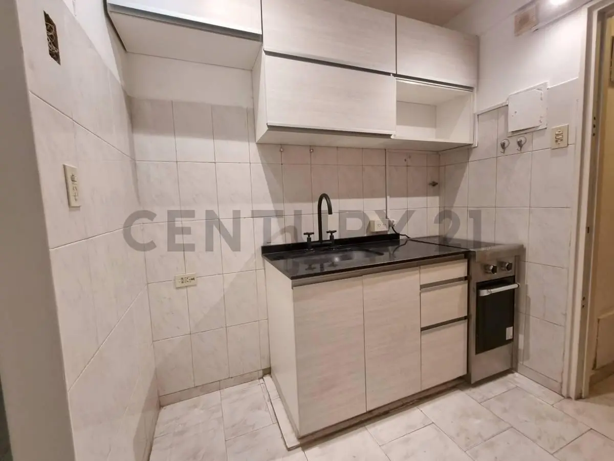 VENTA MONOAMBIENTE CON PATIO EN RECOLETA 5