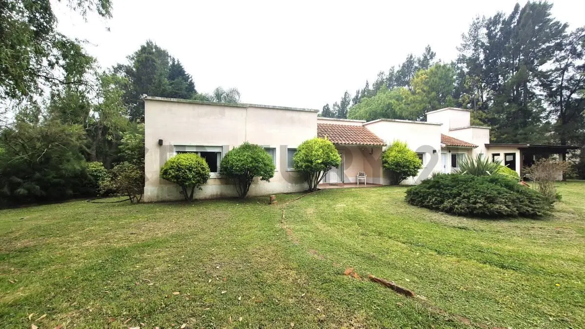 Venta  y/o Permuta Casa de 5 ambientes en Chacras de Uribelarrea. 4