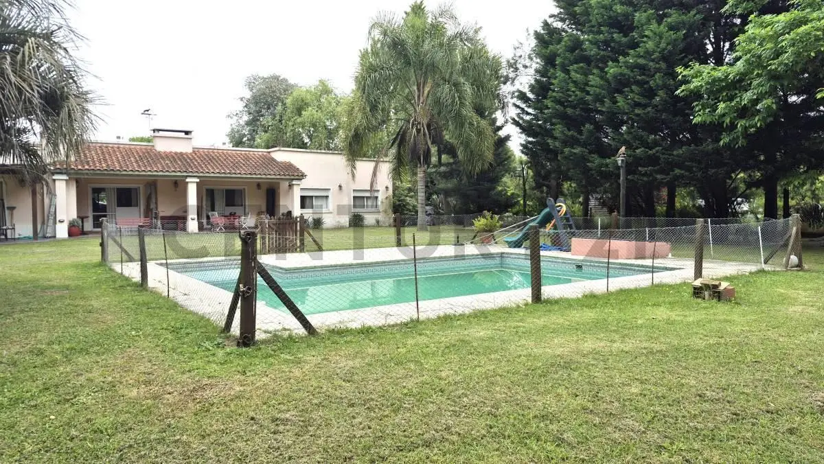 Venta  y/o Permuta Casa de 5 ambientes en Chacras de Uribelarrea. 3