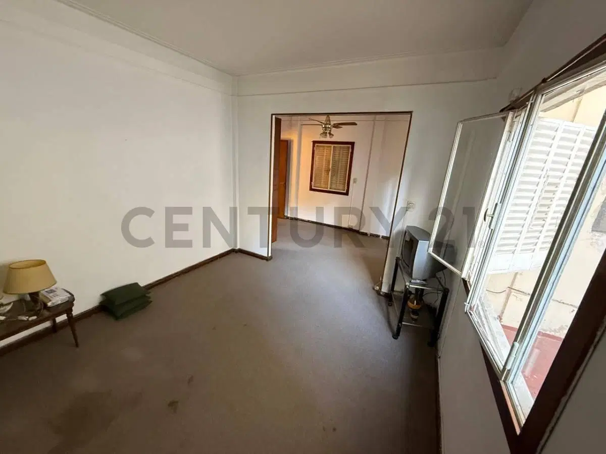 DEPARTAMENTO VENTA TRES AMBIENTES FLORES 3
