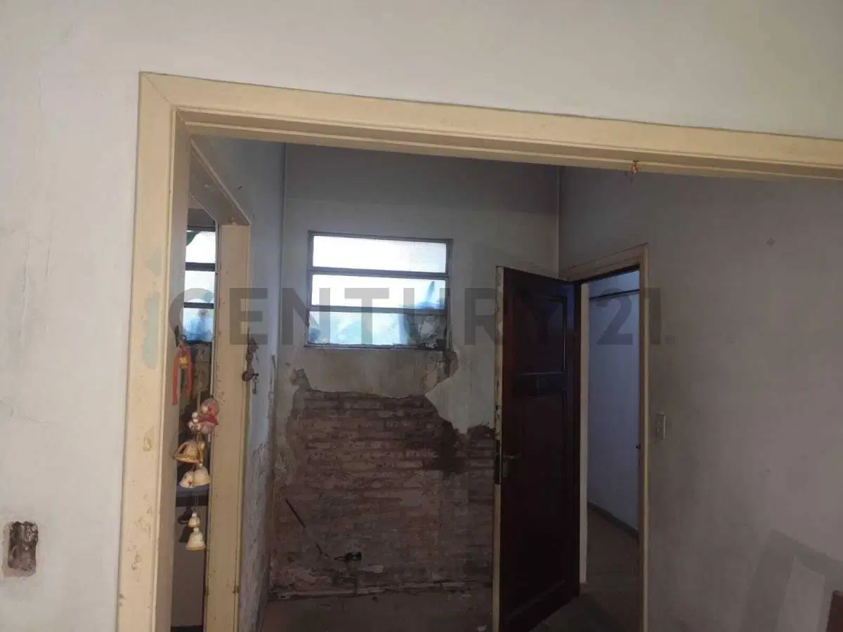 VENTA PH  2 AMBIENTES A REFACCIONAR EN PARQUE CHACABUCO 3
