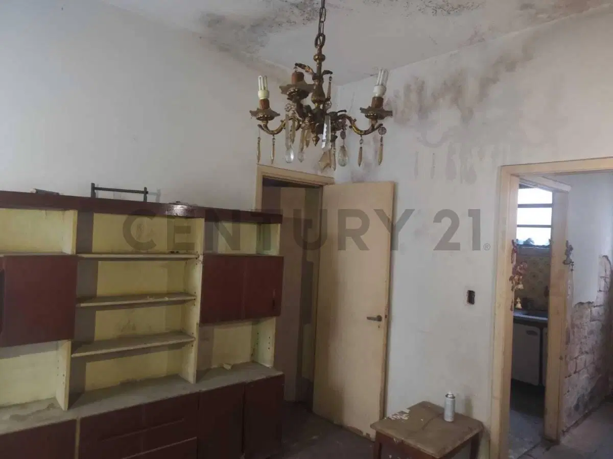 VENTA PH  2 AMBIENTES A REFACCIONAR EN PARQUE CHACABUCO 4