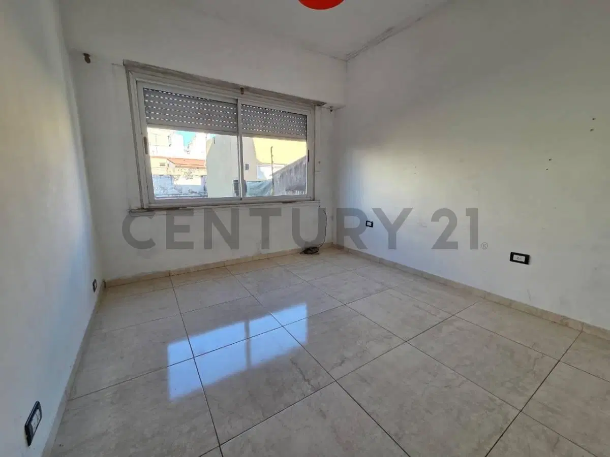 VENTA PH 4 AMBIENTES + QUINCHO EN MONTE CASTRO 5
