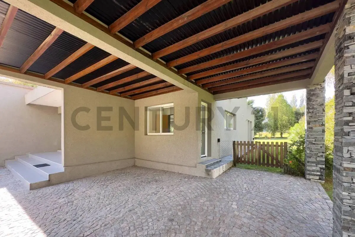 VENTA CASA 4 AMBIENTES CON PILETA y PARQUE BARRIO LA CODORNIZ LOS CARDALES 2