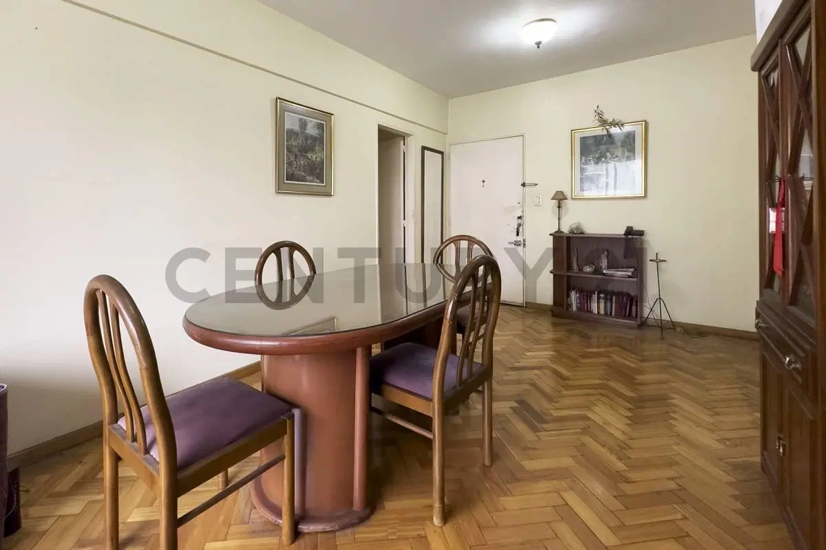 Venta de departamento 2 ambientes con balcón. Vista abierta. Flores Norte 4